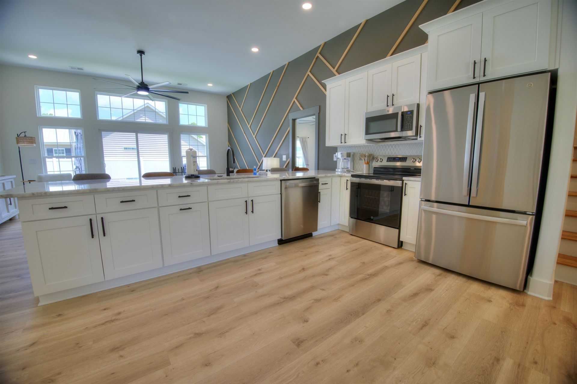 4385 Kinlaw St. Photo 5