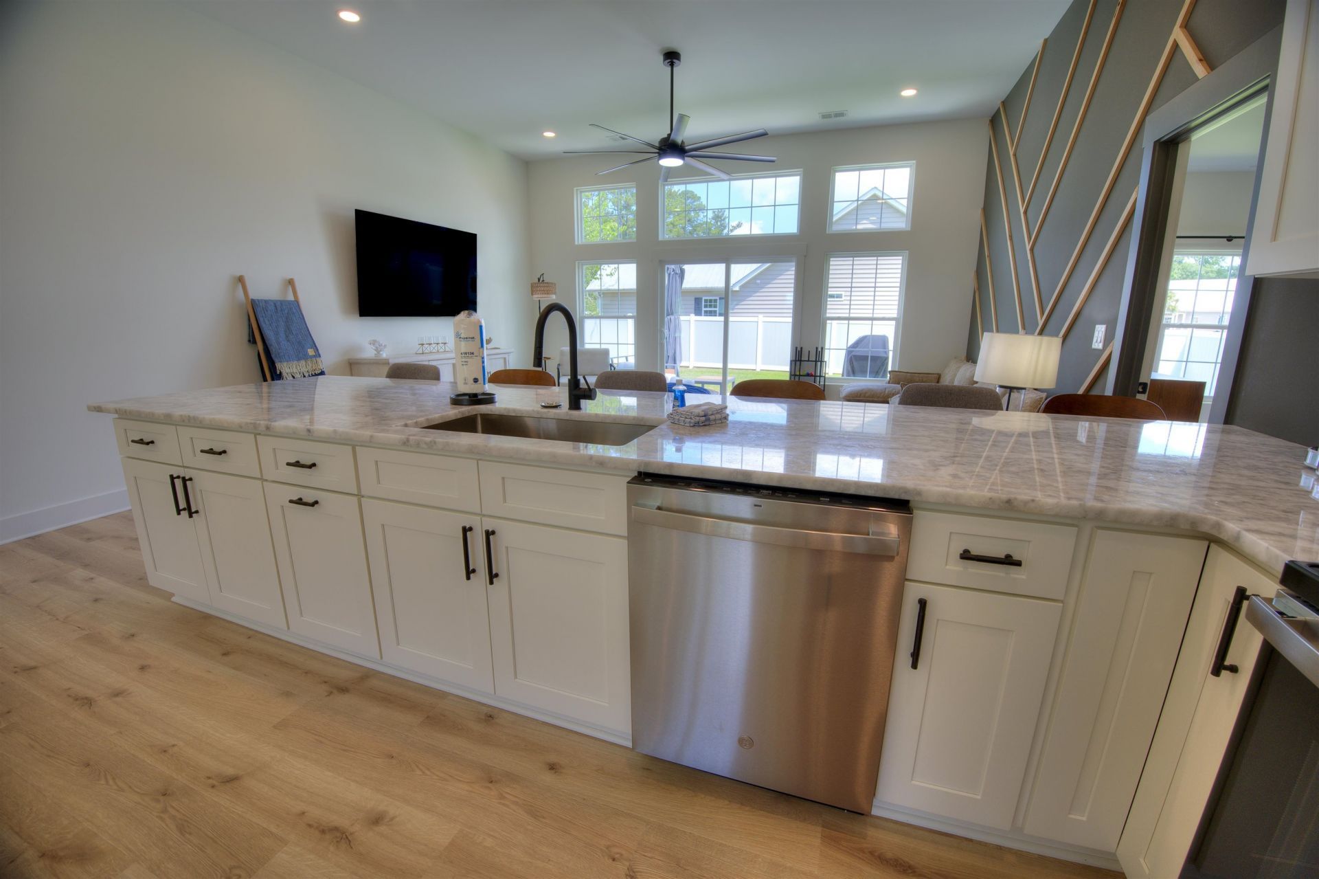 4385 Kinlaw St. Photo 7