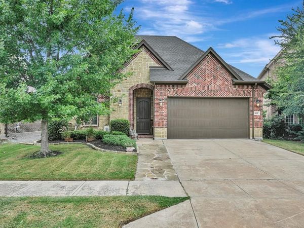 409 Middleton Drive, Roanoke, TX 76262