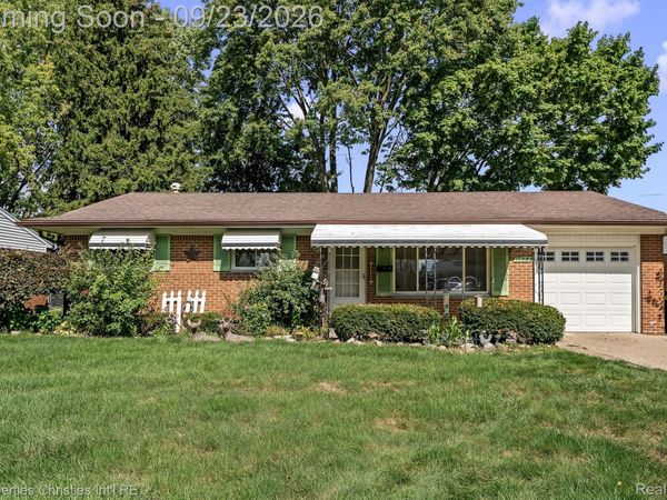 11283 Plumridge Boulevard, Sterling Heights, Mi 48313