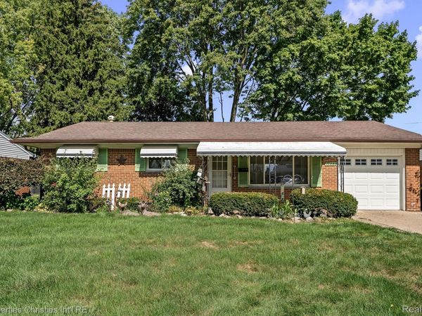 11283 Plumridge Boulevard, Sterling Heights, Mi 48313