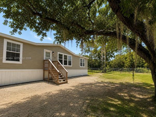 130 AVE DEL CENTRO , Clewiston, FL 33440