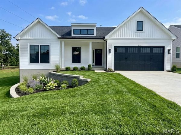 128 Kreder Court , St Charles, MO 63304