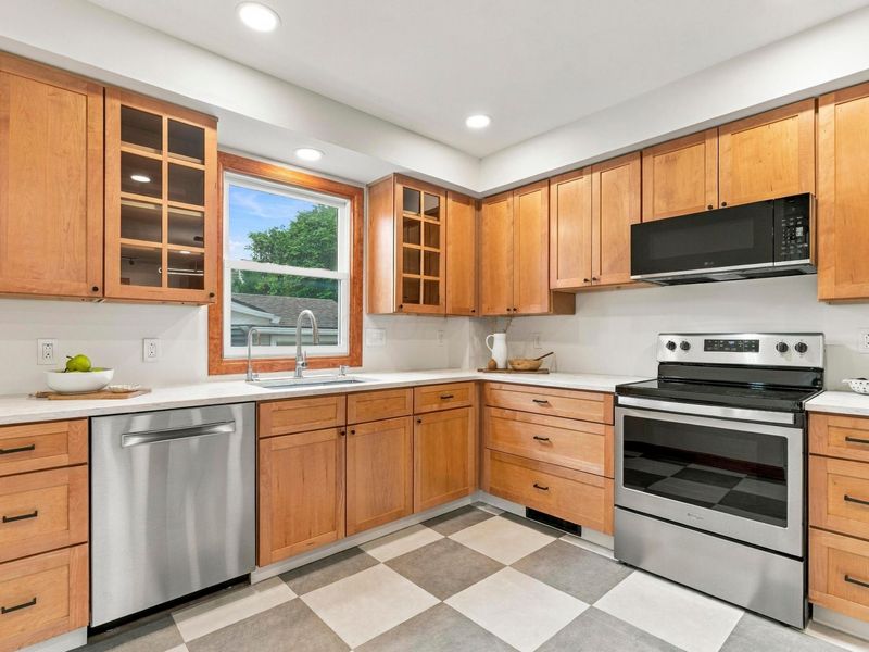 2047 Mccoy Road, Upper Arlington, OH 43220 Photo 15