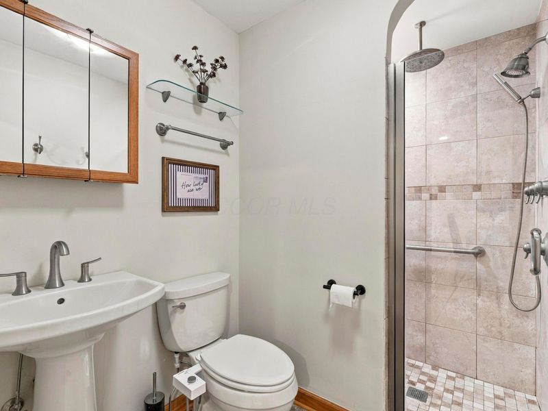 2047 Mccoy Road, Upper Arlington, OH 43220 Photo 32