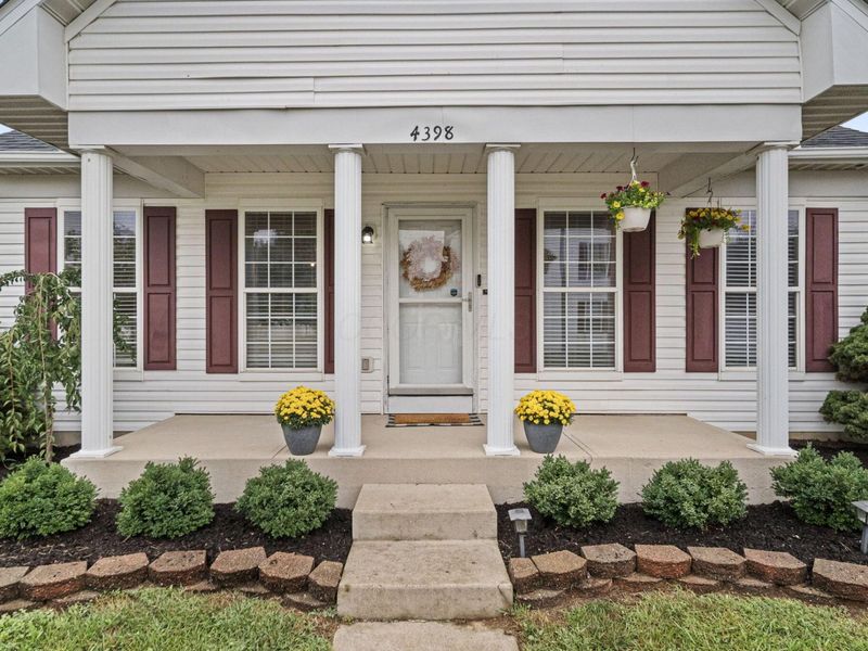 4398 Resaca Drive, Grove City, OH 43123 Photo 3