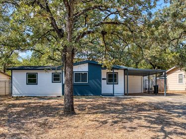 6416 Ava Court Drive, Fort Worth, TX 76112
