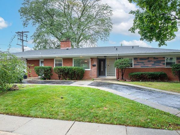 6756 N Keating Avenue , Lincolnwood, IL 60712