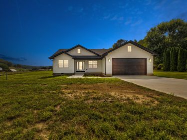 121 Spring Meadows Drive, Jeffersonville, KY 40337