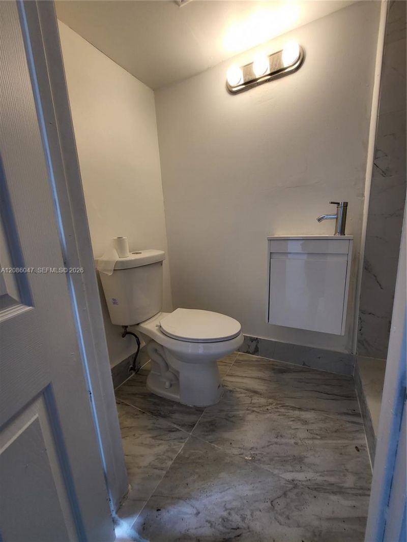 4431 SW 10th St , Miami, FL 33134 Photo