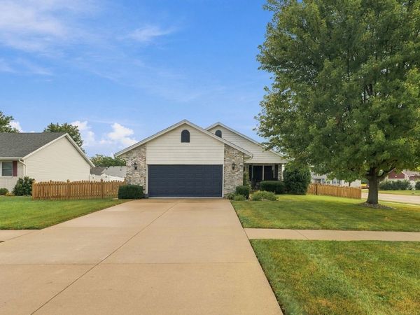 136 N Van Buren Avenue, Bradley, IL 60915