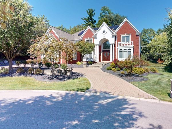 32576 Sanctuary Court, Farmington Hills, MI 48336