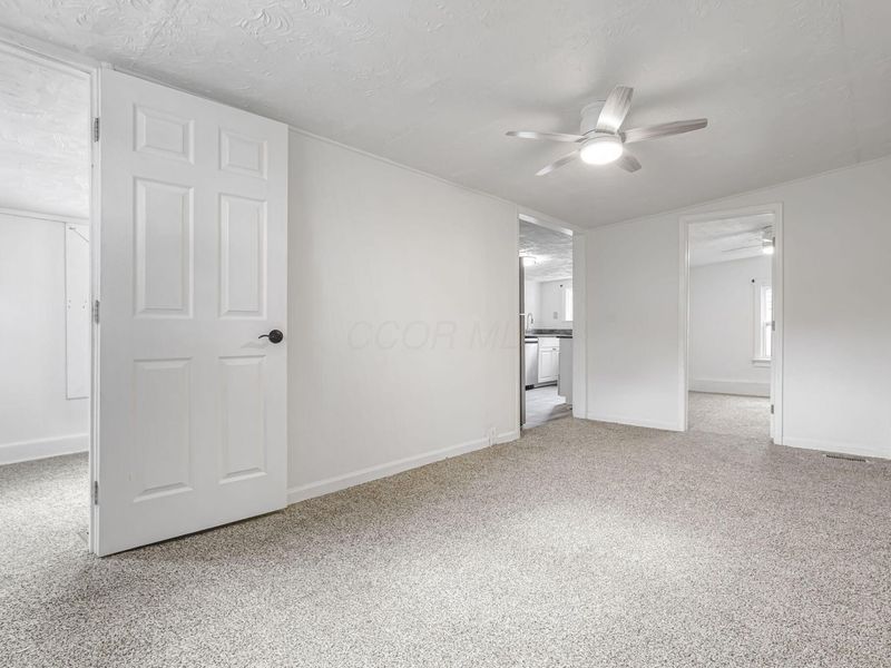 663 E Mound Street , Circleville, OH 43113 Photo 17