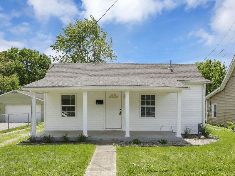 663 E Mound Street , Circleville, OH 43113 Photo 2