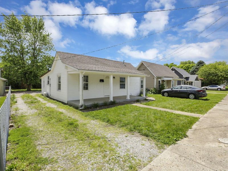 663 E Mound Street , Circleville, OH 43113 Photo 3