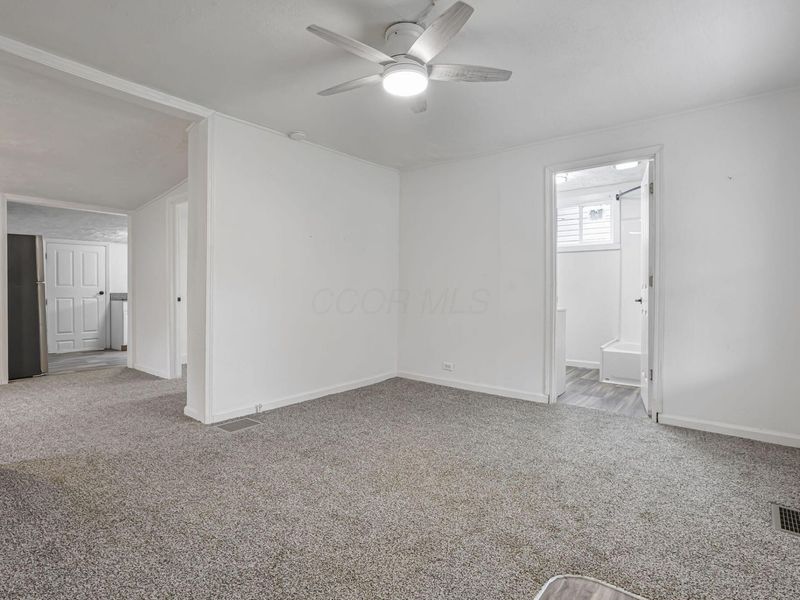 663 E Mound Street , Circleville, OH 43113 Photo 5