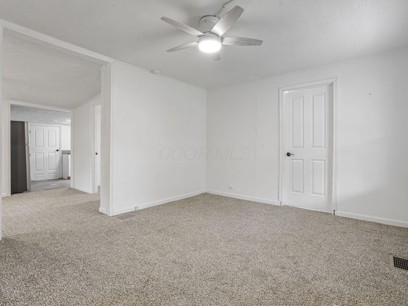 663 E Mound Street , Circleville, OH 43113 Photo 6