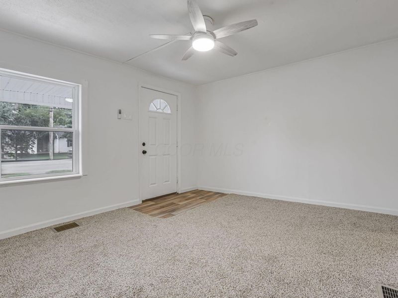 663 E Mound Street , Circleville, OH 43113 Photo 8