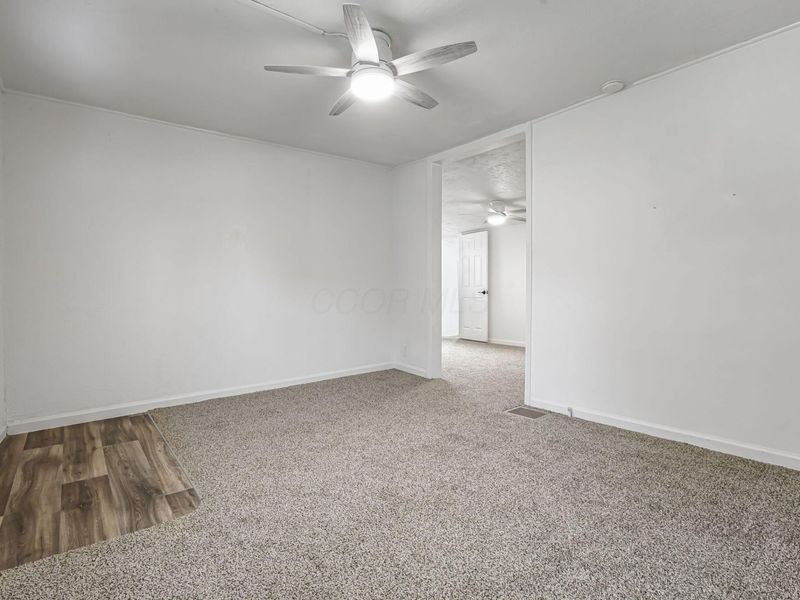 663 E Mound Street , Circleville, OH 43113 Photo 9