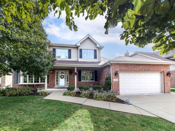 1221 Monmouth Drive , Lemont, IL 60439