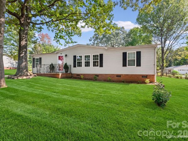 121 Regatta Lane , Mooresville, NC 28115
