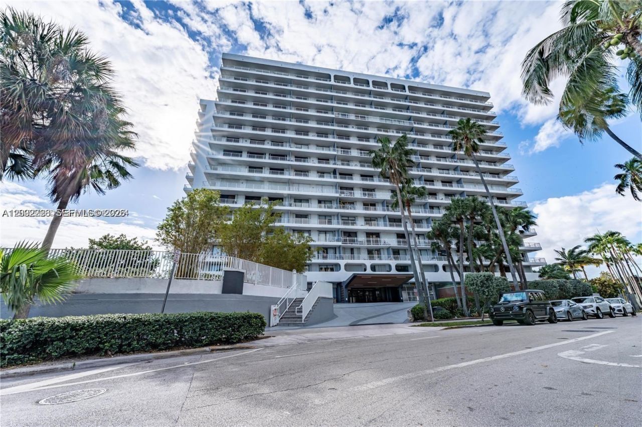 200 SE 15th Rd, Unit 4K, Miami, FL 33129 Photo
