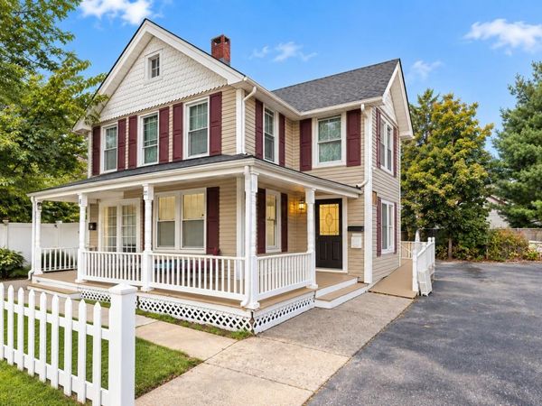 21 Carleton Avenue , East Islip, NY 11730