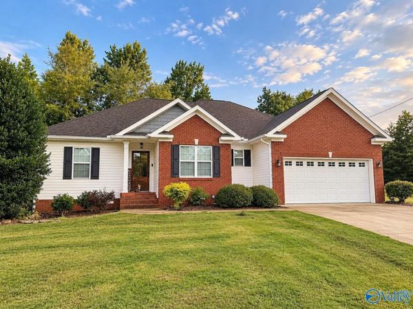 109 Victoria Lane, Rainbow City, AL 35906