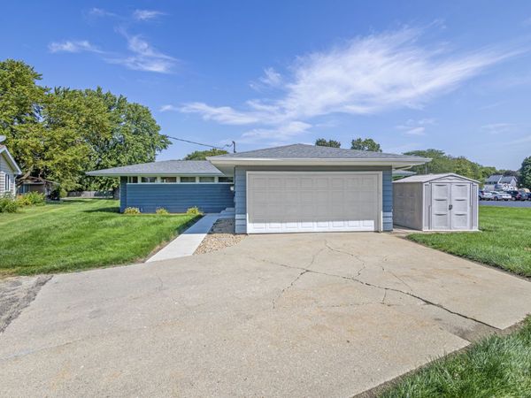 304 Knell Lane , Shabbona, IL 60550