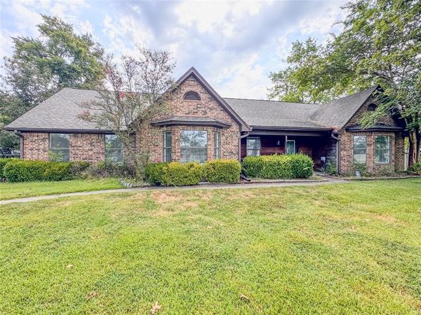 204 Briarwood Street , Sulphur Springs, TX 75482