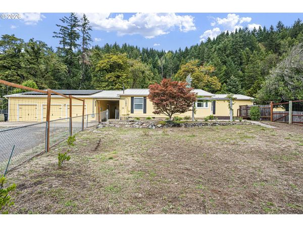 47849 W 2ND ST, Oakridge, OR 97463