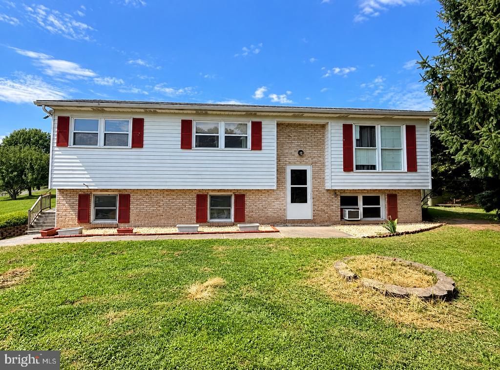 301 LAFAYETTE DRIVE, NEW CUMBERLAND, PA 17070