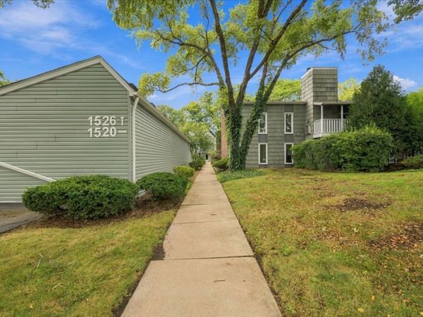 Unit 2-3, Wheaton, IL 60189