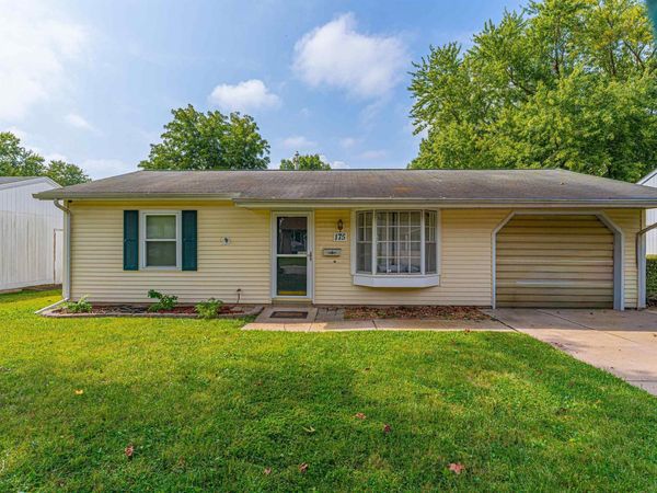 175 WHITE Avenue, Lincoln, IL 62656