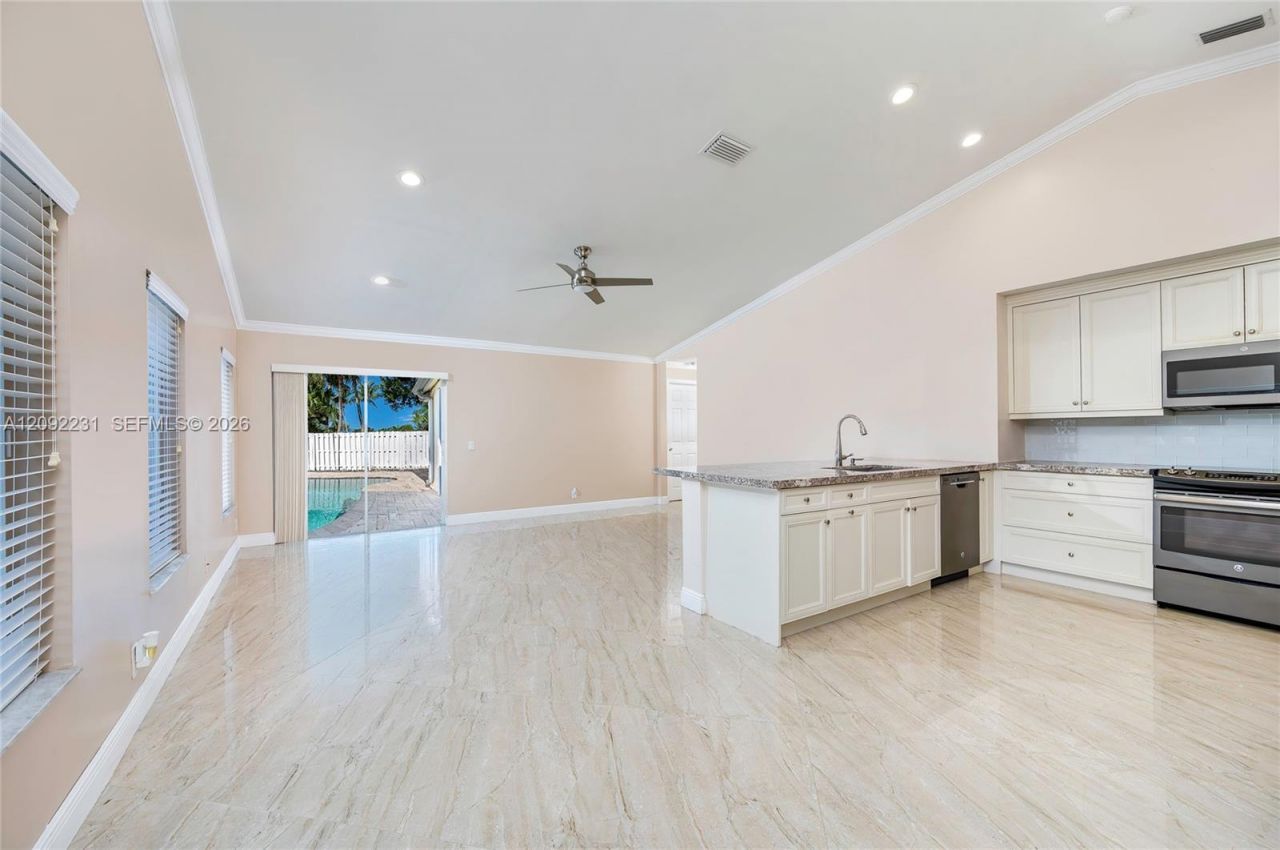 890 San Remo Dr, Weston, FL 33326 Photo