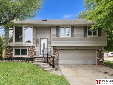 8035 Vernon Avenue, Omaha, NE 68134