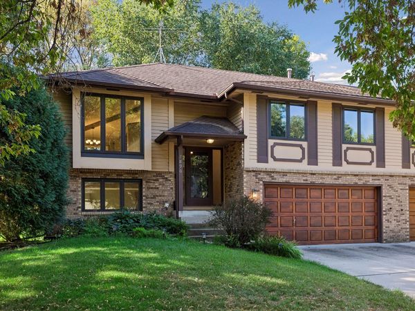 7890 Upper 139th Court, Apple Valley, MN 55124