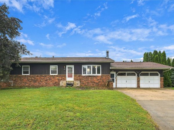 310 E 5th Street , Tama, IA 52339