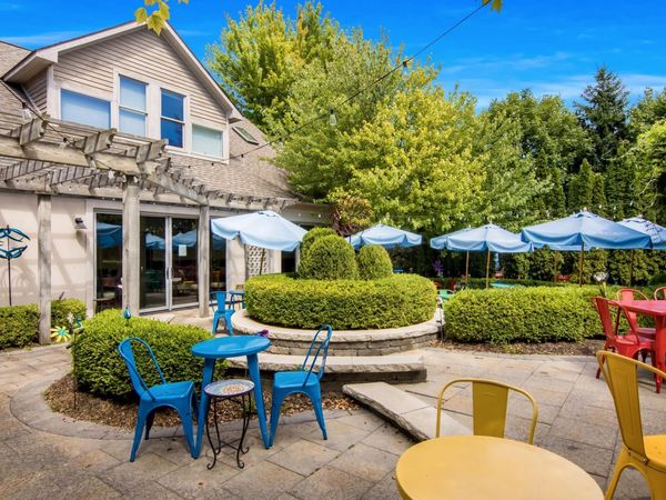104 Main Street W, Lake Leelanau, MI 49653