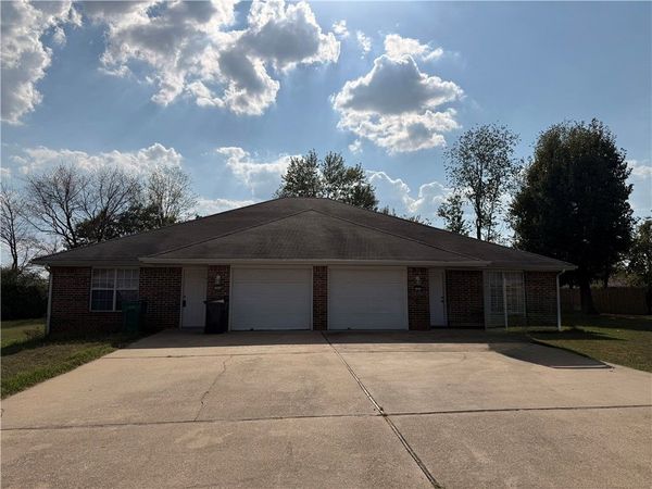 1954 - 1956 11th Place , Rogers, AR 72758