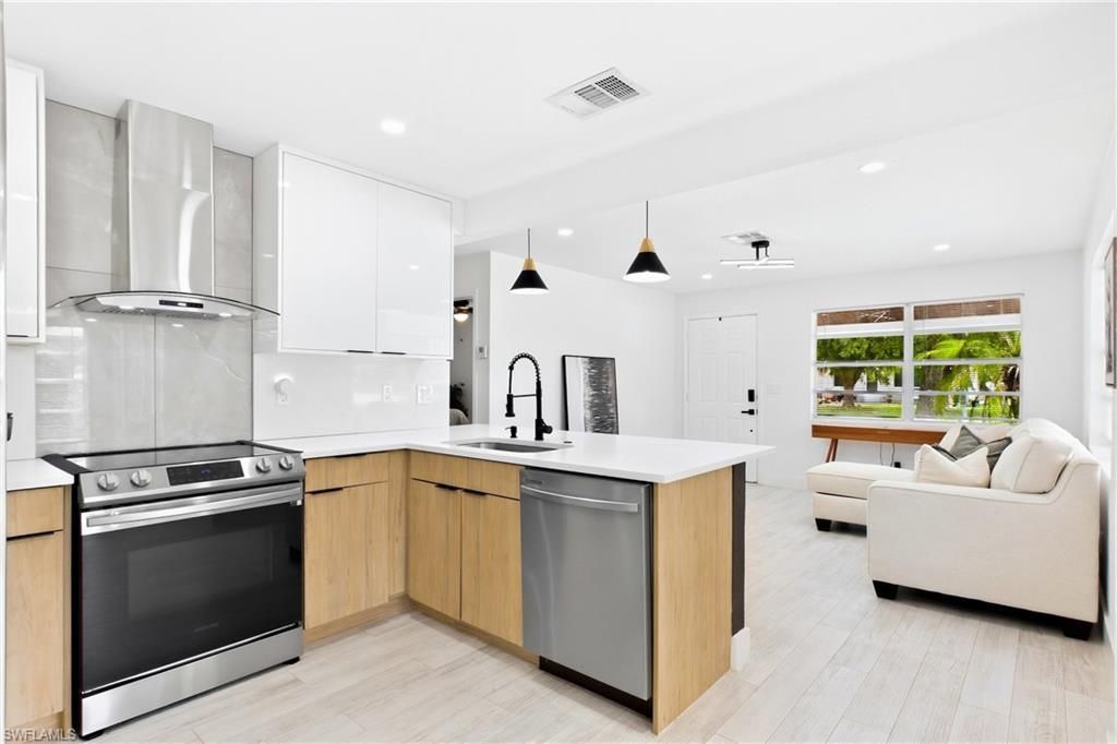 2926 Holly Rd, Fort Myers, FL 33901 Photo