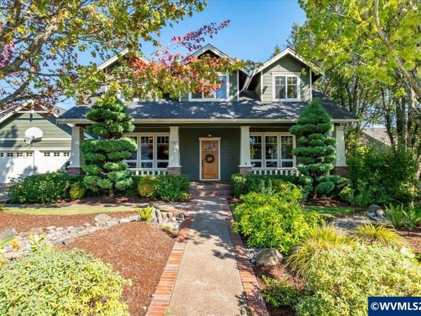 770 SE Cynthian Dr, Dallas, OR 97338