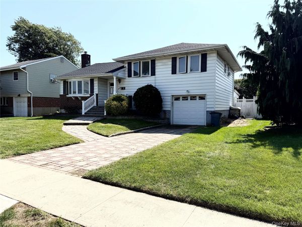 3938 Bernice Road, Seaford, NY 11783