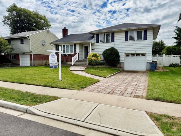 3938 Bernice Road, Seaford, NY 11783