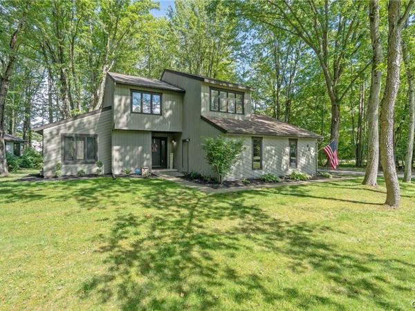 8711 Radburn Drive, Baldwinsville, NY 13027