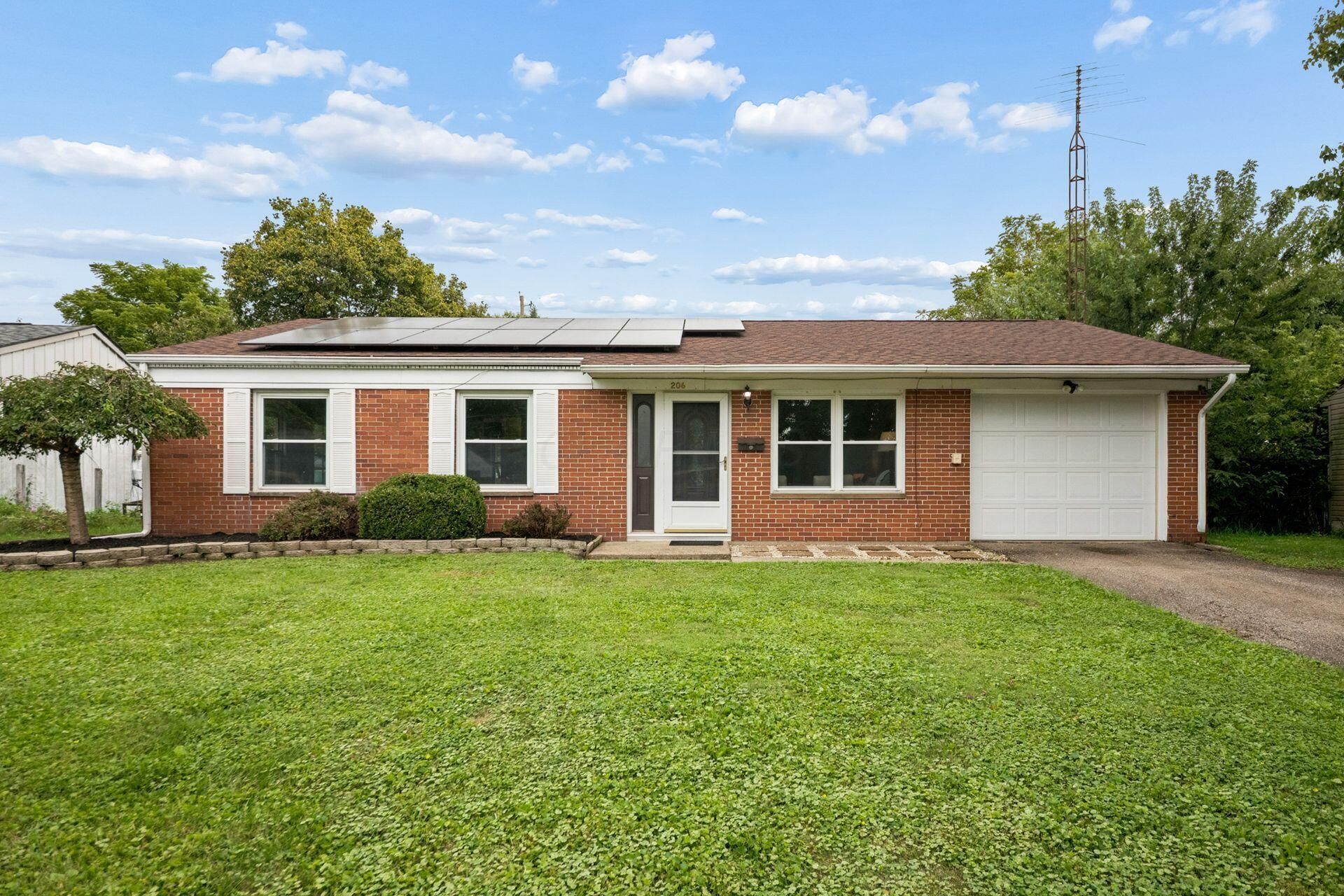 206 Putnam Road, Heath, OH 43056 Main Photo