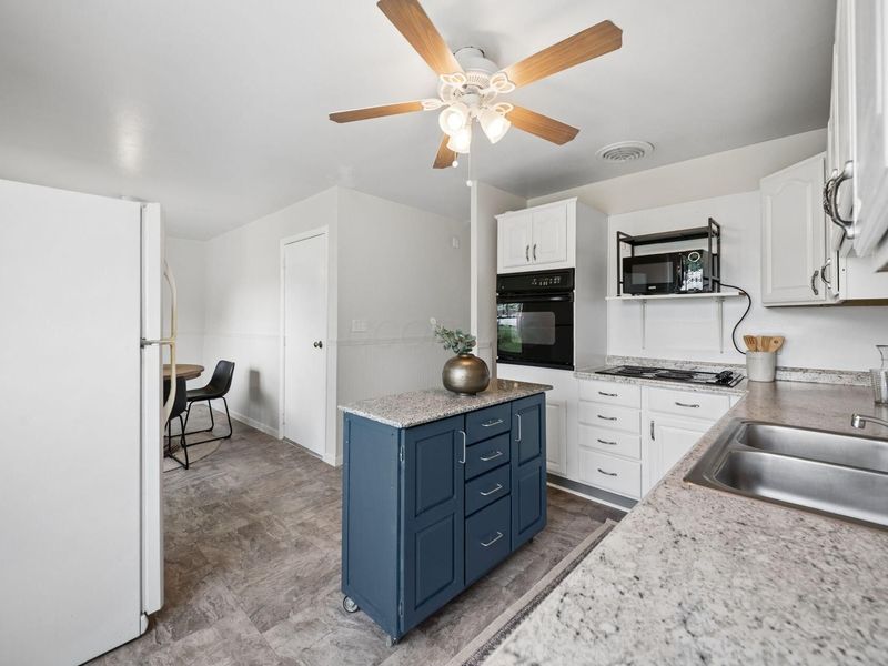 206 Putnam Road, Heath, OH 43056 Photo 12