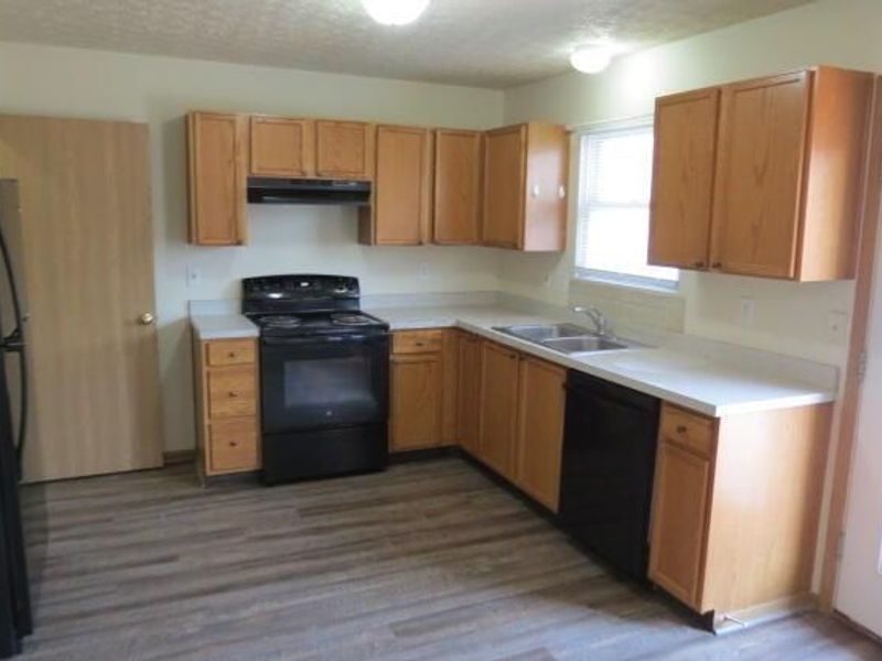4032 Grayson Drive , Obetz, OH 43207 Photo 7