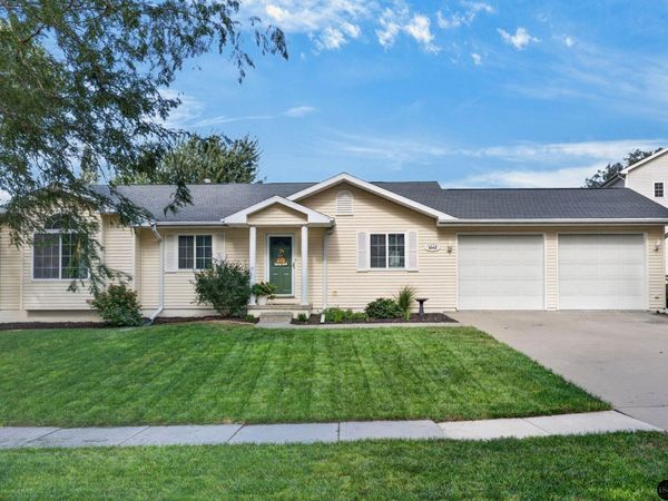 5343 Mission Lane, Lincoln, NE 68521