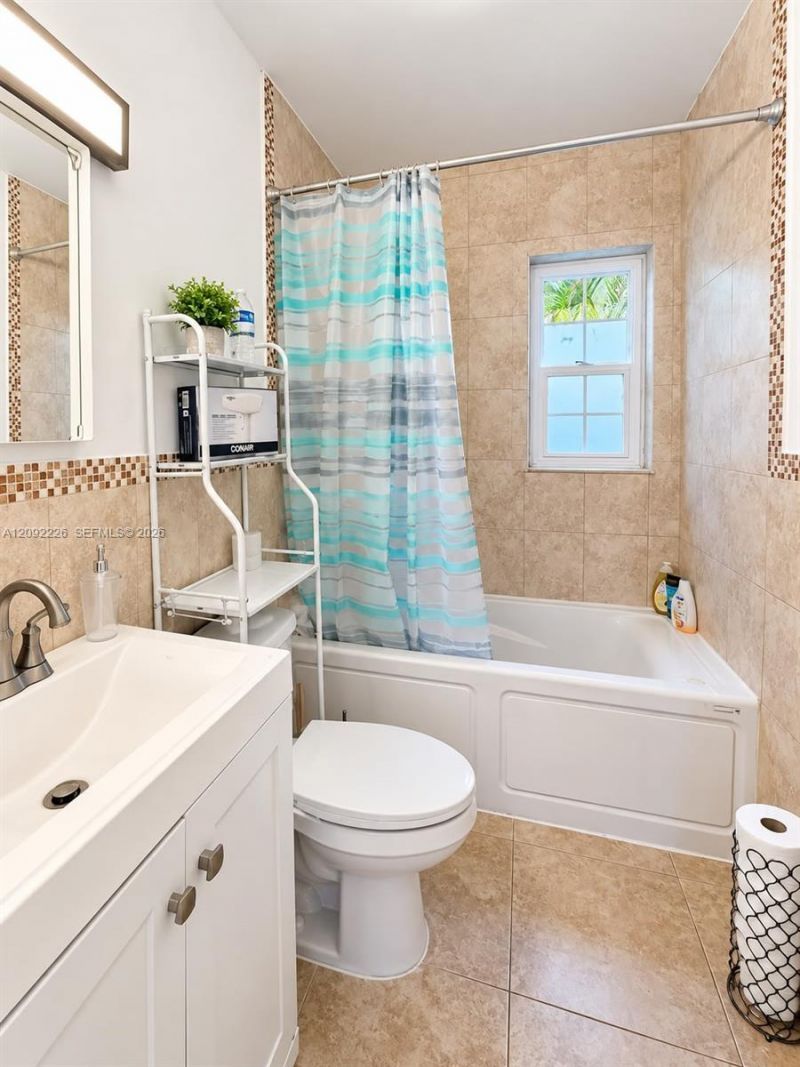 1639 Hayes St, Unit 2, Hollywood, FL 33020 Photo